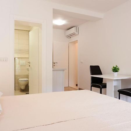 Ferienwohnung Cutan Trogir Exterior foto