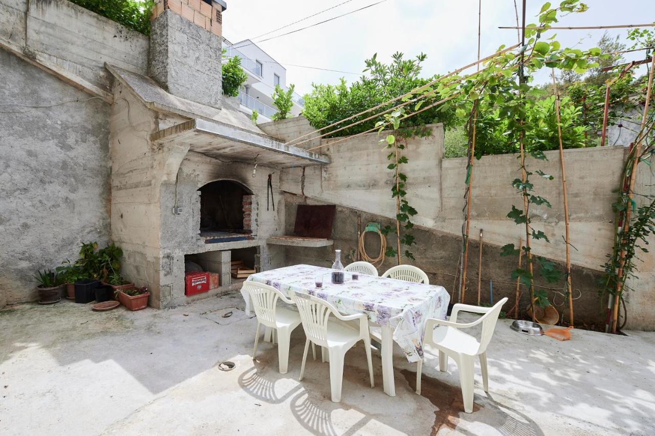 Ferienwohnung Cutan Trogir Exterior foto
