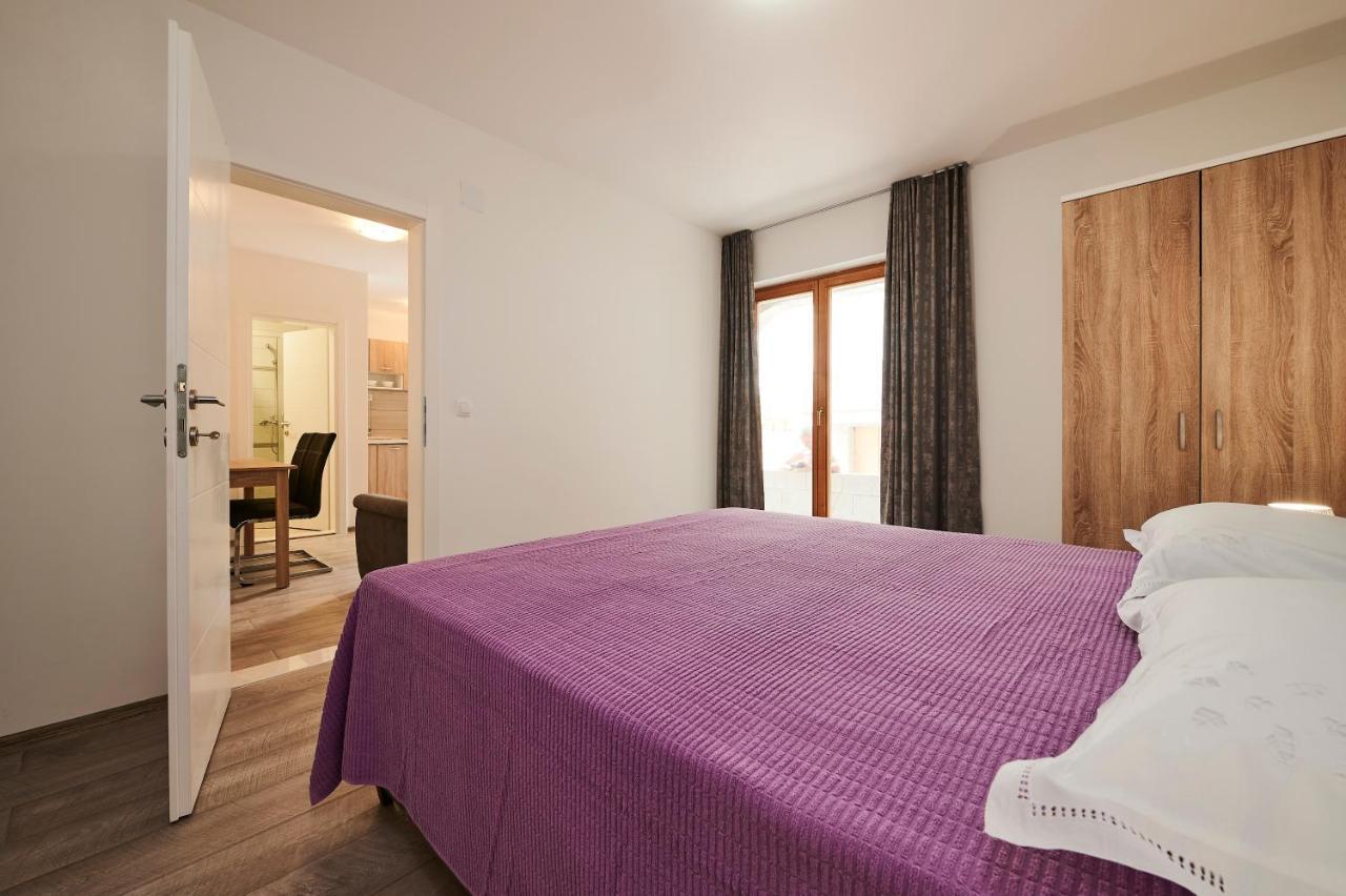 Ferienwohnung Cutan Trogir Exterior foto