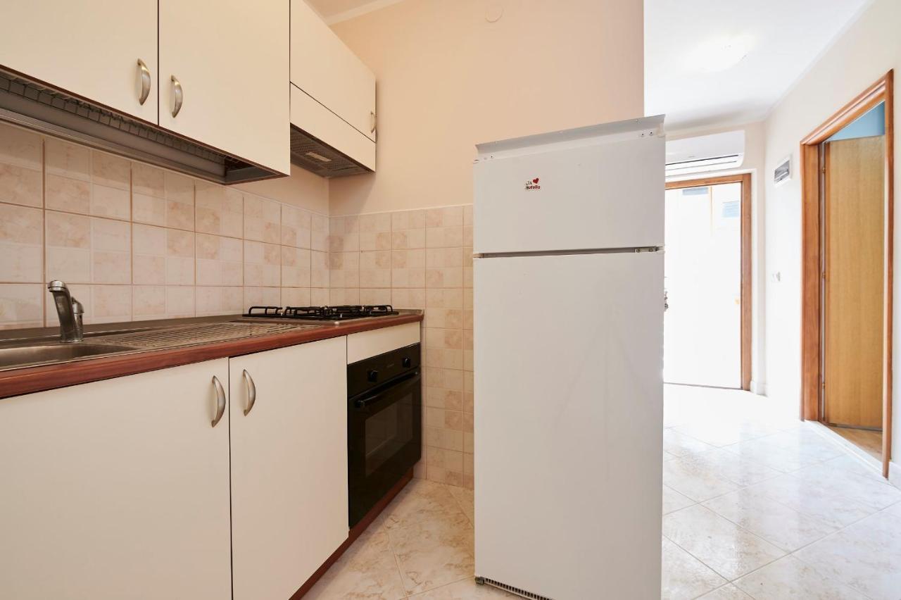 Ferienwohnung Cutan Trogir Exterior foto