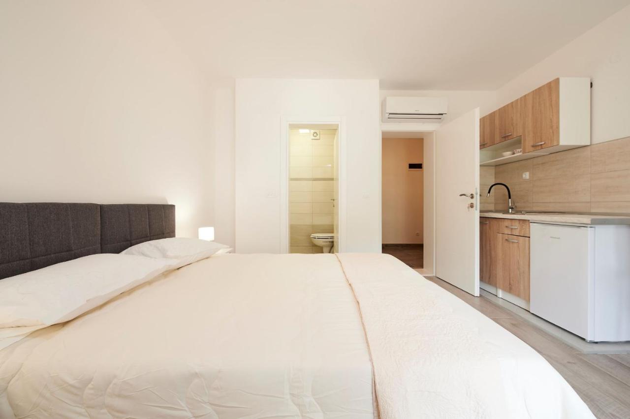 Ferienwohnung Cutan Trogir Exterior foto