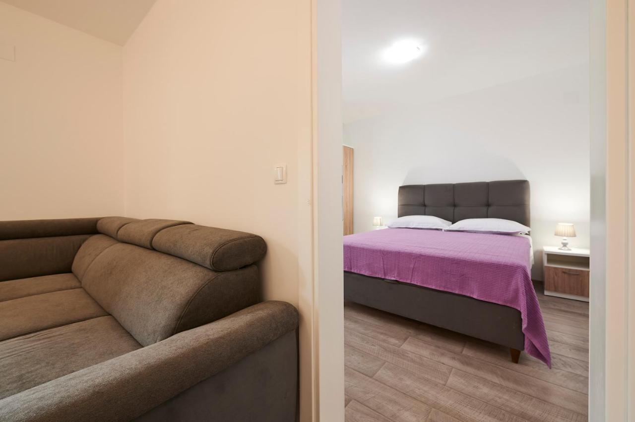 Ferienwohnung Cutan Trogir Exterior foto