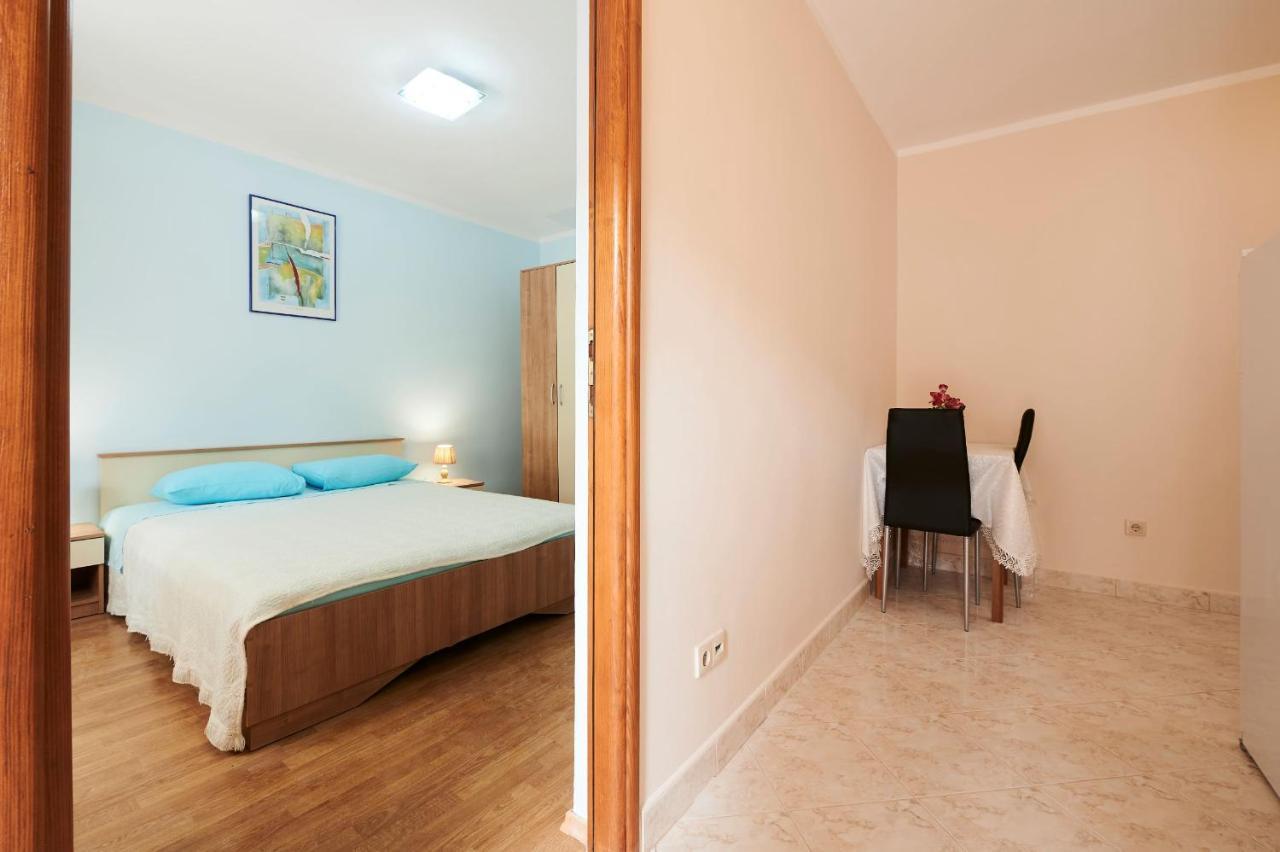 Ferienwohnung Cutan Trogir Exterior foto