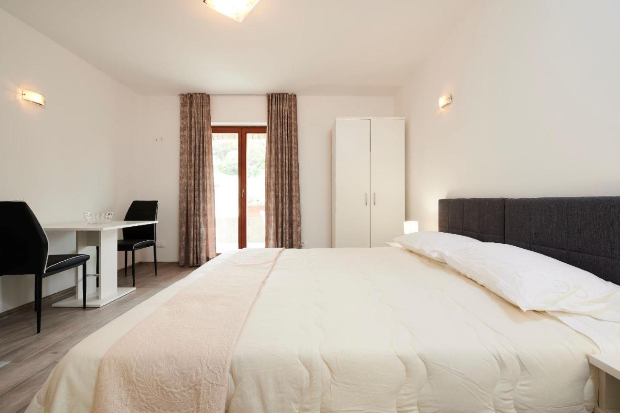 Ferienwohnung Cutan Trogir Exterior foto