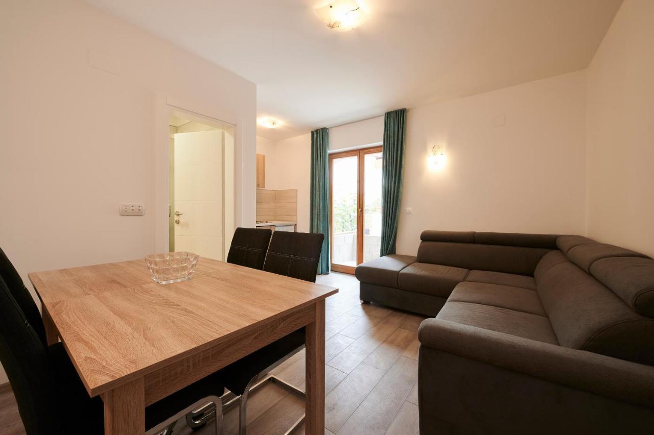 Ferienwohnung Cutan Trogir Exterior foto