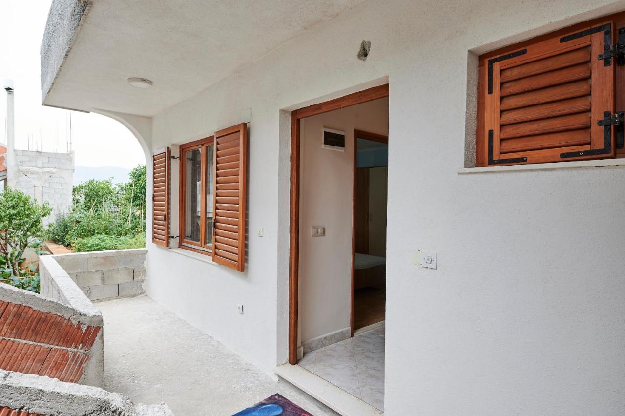 Ferienwohnung Cutan Trogir Exterior foto