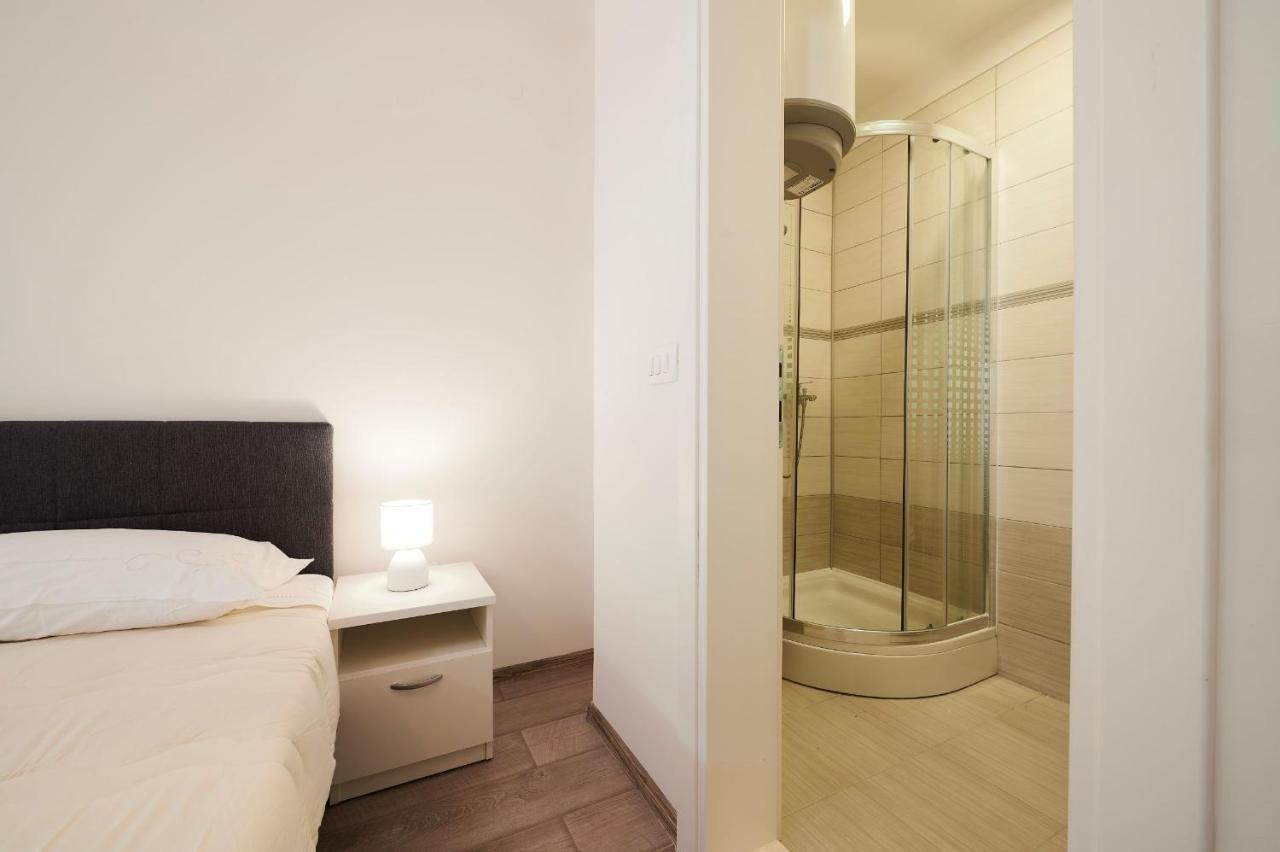 Ferienwohnung Cutan Trogir Exterior foto