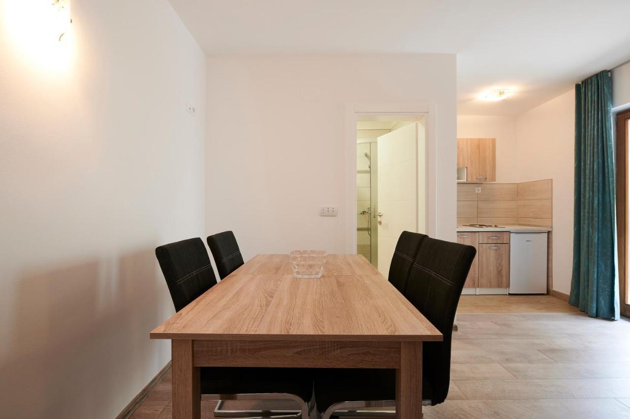 Ferienwohnung Cutan Trogir Exterior foto