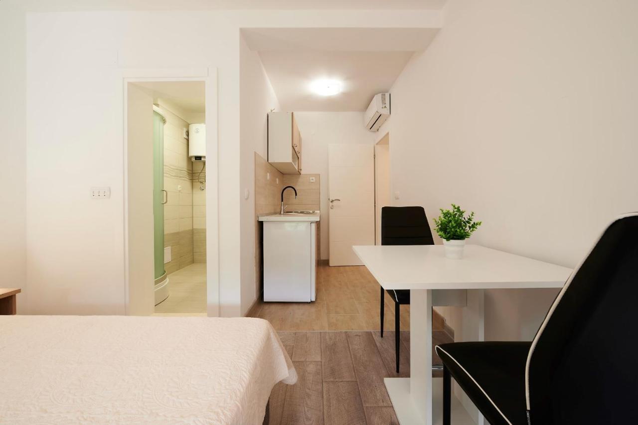 Ferienwohnung Cutan Trogir Exterior foto