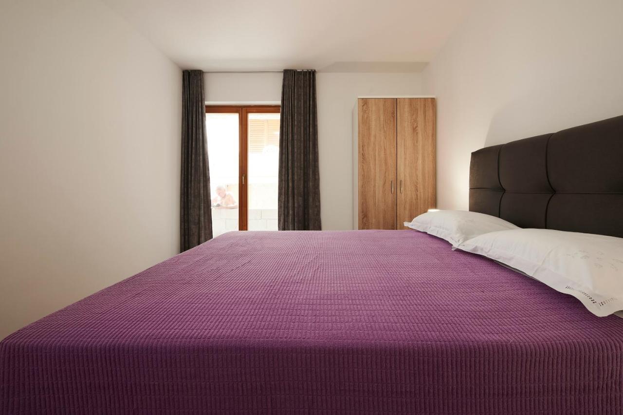 Ferienwohnung Cutan Trogir Exterior foto